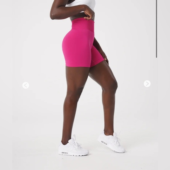 NVGTN Magenta Solid Seamless Shorts Large - Picture 2 of 5